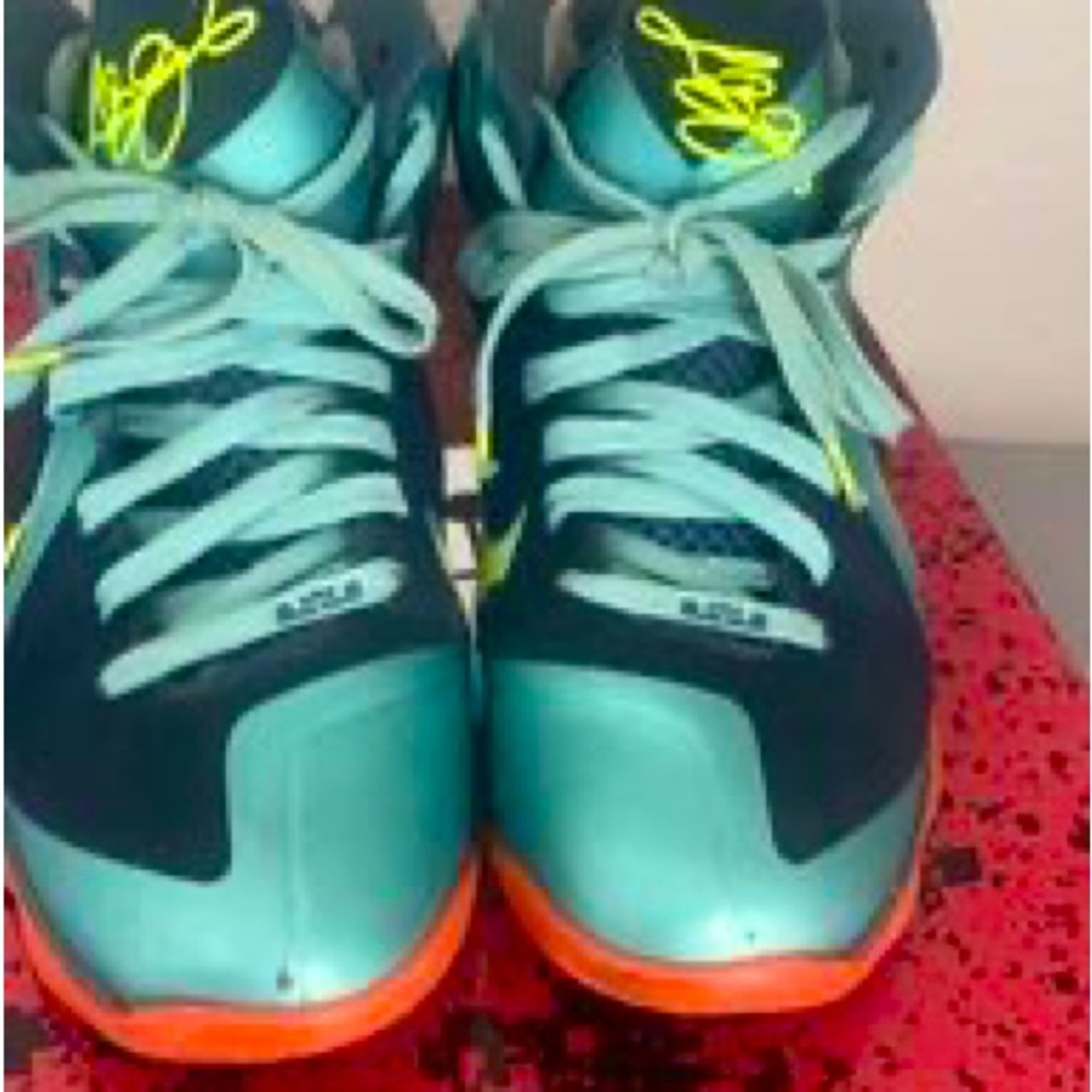 Size 10 lebron 9
